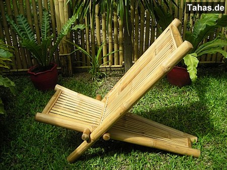 Seitliche Ansicht vom Bambus Relax Liegestuhl Produktfoto